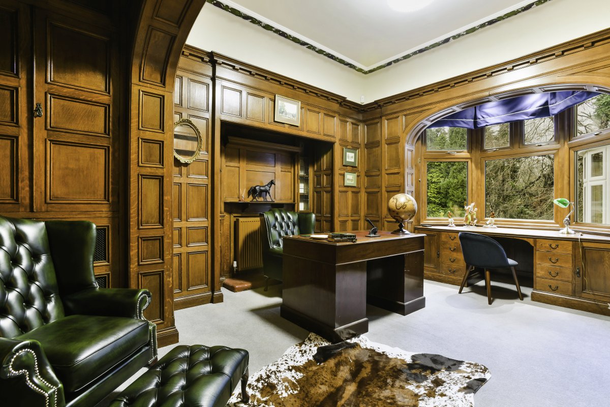 Kingswood Manor, Reigate, Surrey Group